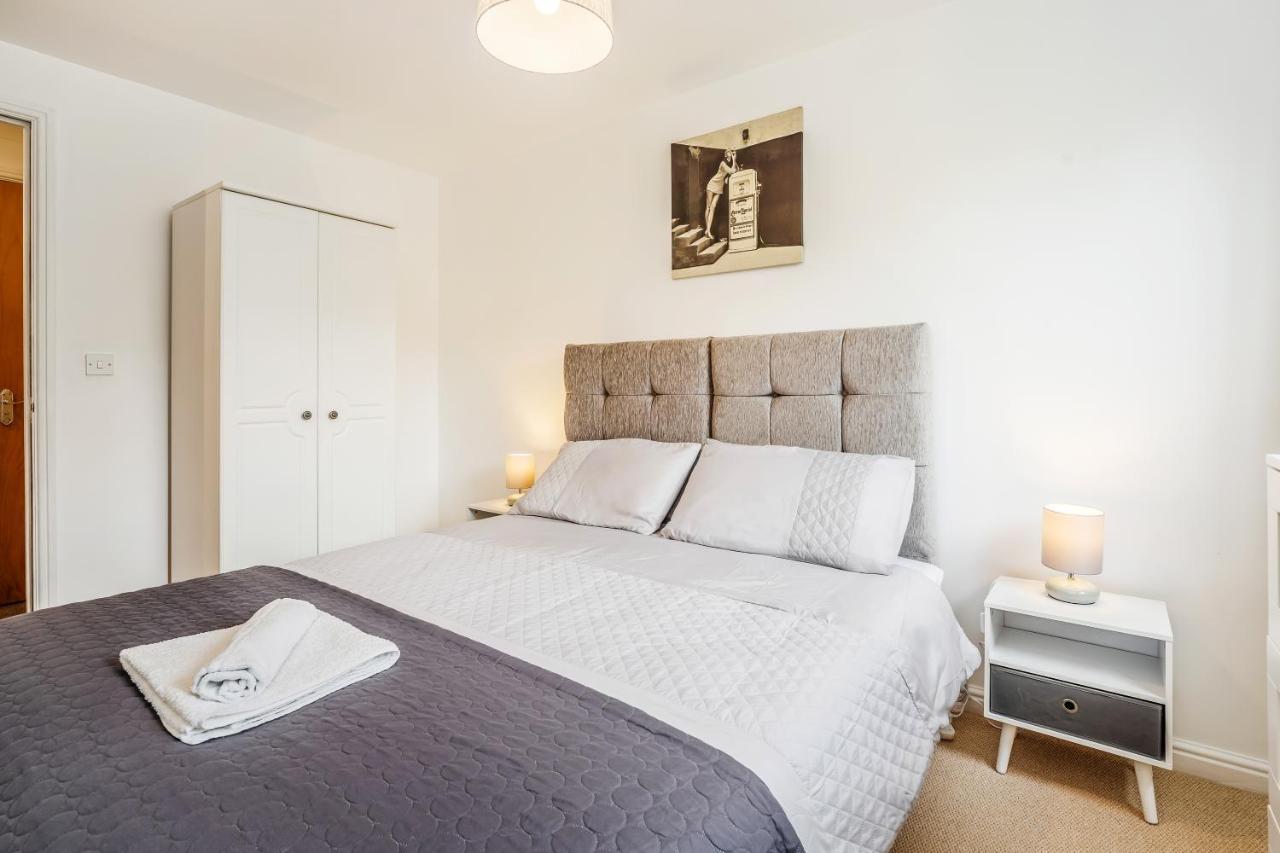 Saughton Suite With Views Of Water Of Leith Edimburgo Exterior foto